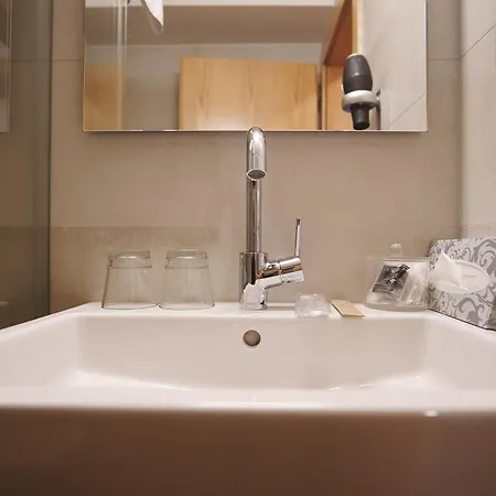 فندق Acerina Superior 3*